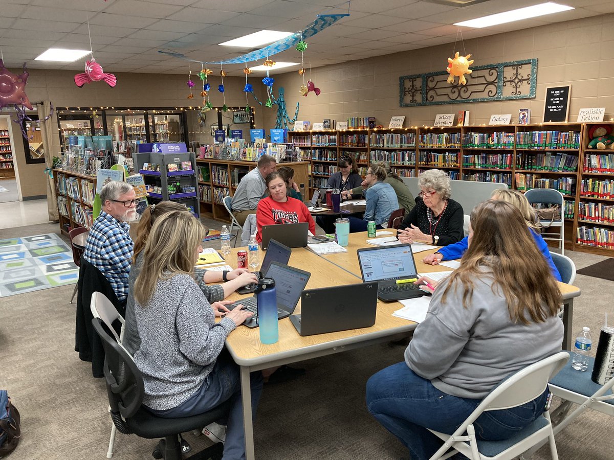 KDFIREDUP's tweet photo. Great night with the Kingsville R-I SD CSIP team. Powerful conversations took place about the future of the district. This group is all in for their students, staff and school community. #team #community #CSIP #MSIP6 @MASALeaders @moasbo @MoAESP @MOASSP https://t.co/aQjS61huMz