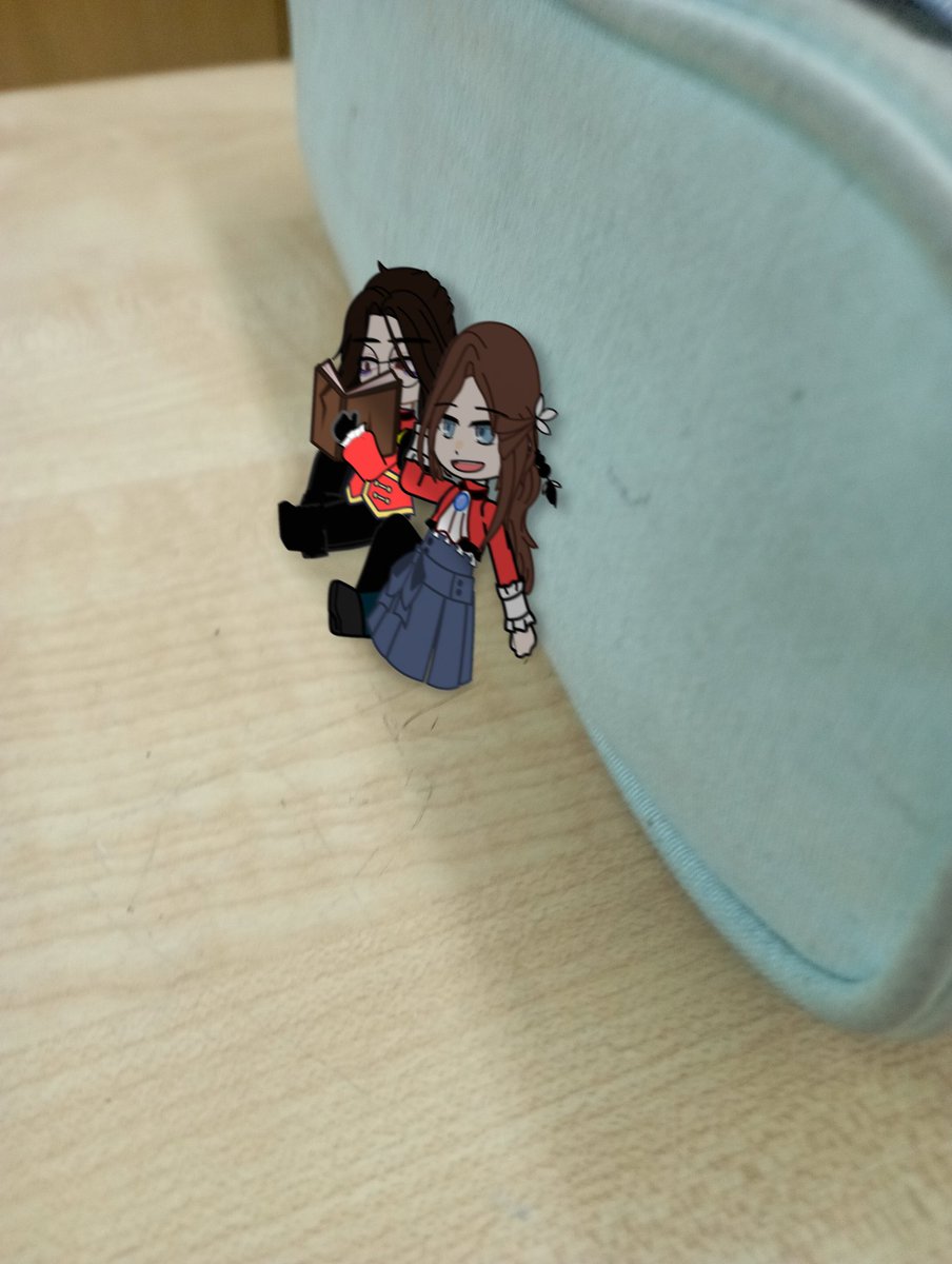 YangShanD's tweet photo. these two are with me for a long time https://t.co/zpT56Y2gN2