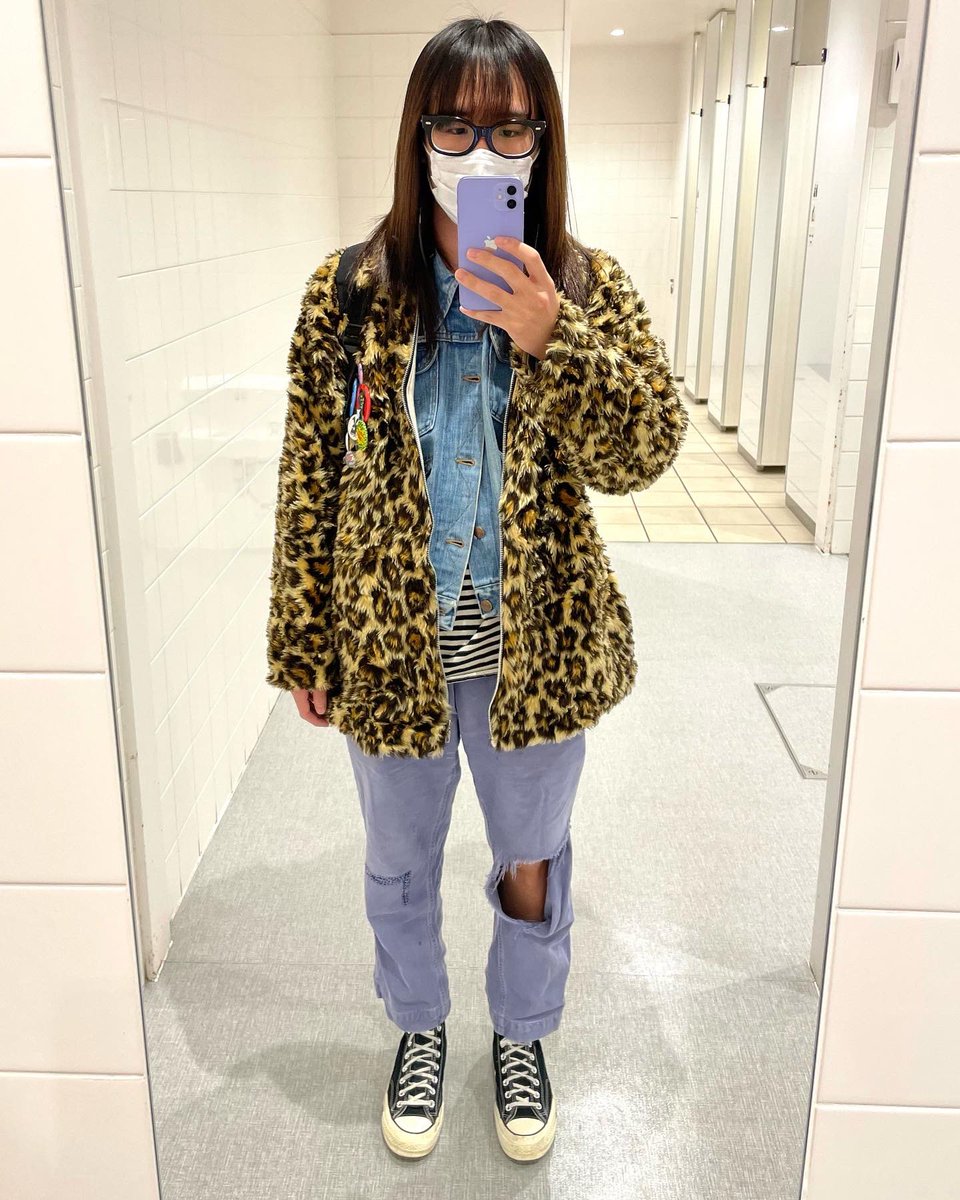 a1suru_o_rdie's tweet photo. Liamっぽいラングラー。ちょっと違うけどまあ良し。
jacket #wranglerdenim 
inner #russianmilitary 
pants #eurowork 
shoes #conversect70 
bag #patagonia https://t.co/RtnjCxWRzq