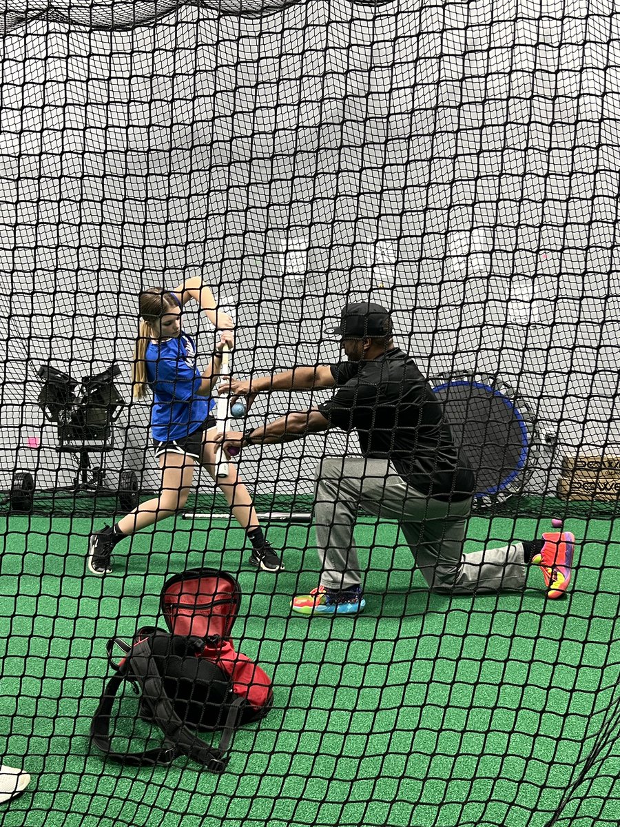 Hitting lesson tonight with <a href="/CompleteGame/">Rob Crews</a>! Thank you Rob for working with me on barrel angle. #nogroundballs