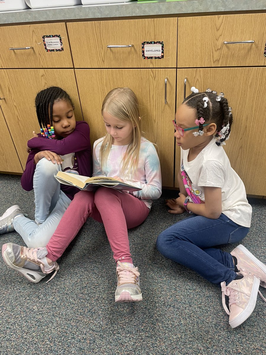 Guess who got the traveling suitcase magically delivered to their classroom today?! We can’t wait to see all the fun places we will visit during March Is Reading Month! #wearelamphere <a href="/hillerwildcats/">Hiller Elementary | The Lamphere Schools</a>