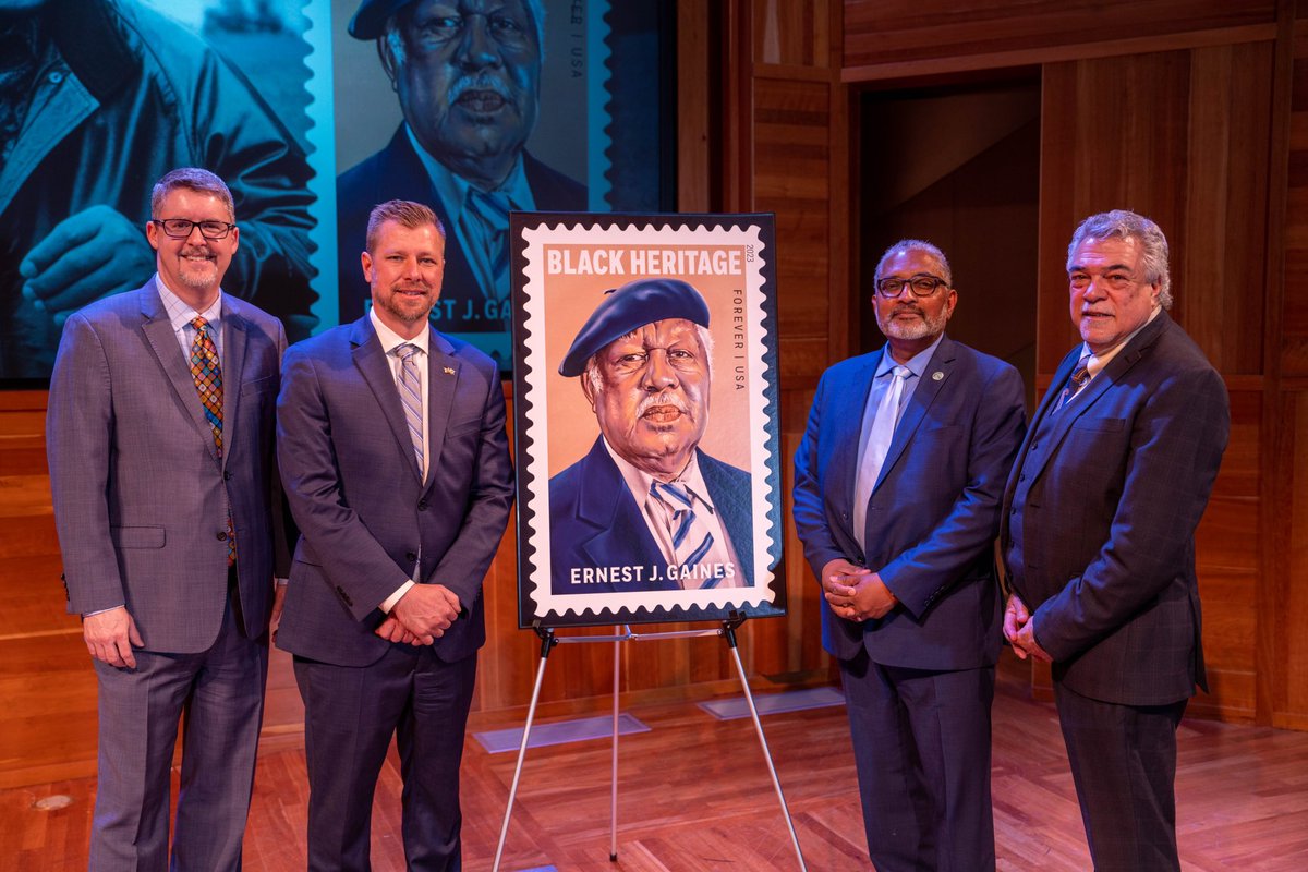 CommunityBuildi's tweet image. Los Angeles Central Library, the U.S. Postal Service (USPS), CBI, and the African American Legacy Project concluded Black History month with a ceremony unveiling the 46th postage stamp in the Black Heritage series honoring historic and award-winning author Ernest J. Gaines! ✊🏽📫
