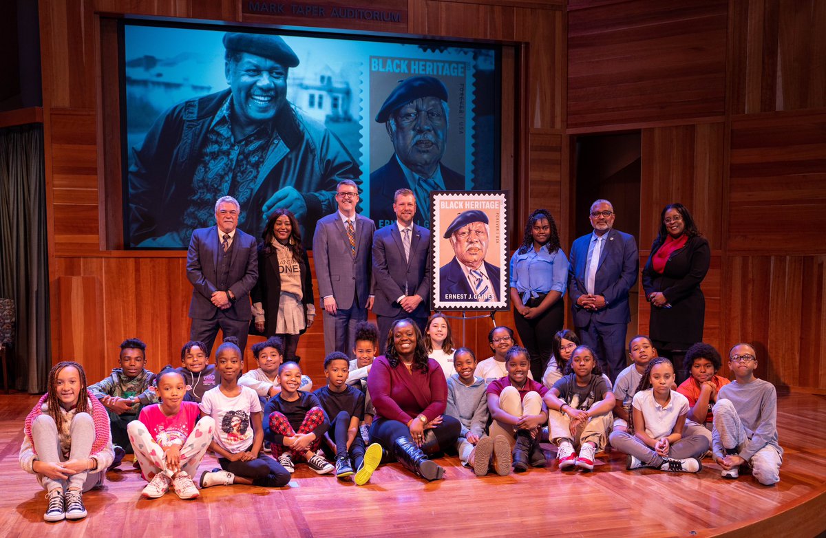 CommunityBuildi's tweet image. Los Angeles Central Library, the U.S. Postal Service (USPS), CBI, and the African American Legacy Project concluded Black History month with a ceremony unveiling the 46th postage stamp in the Black Heritage series honoring historic and award-winning author Ernest J. Gaines! ✊🏽📫