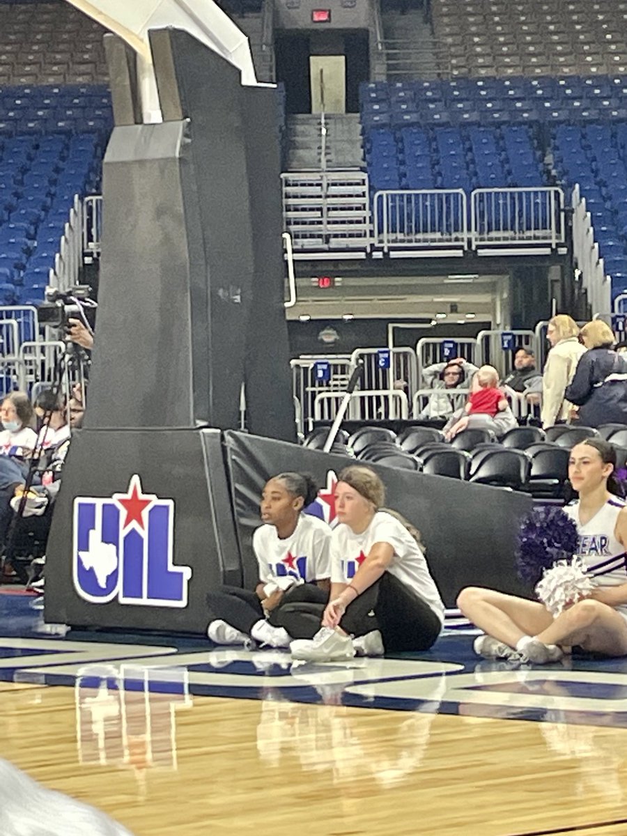 Thanks to Leaman JH for providing the ball girls for tonight’s game!