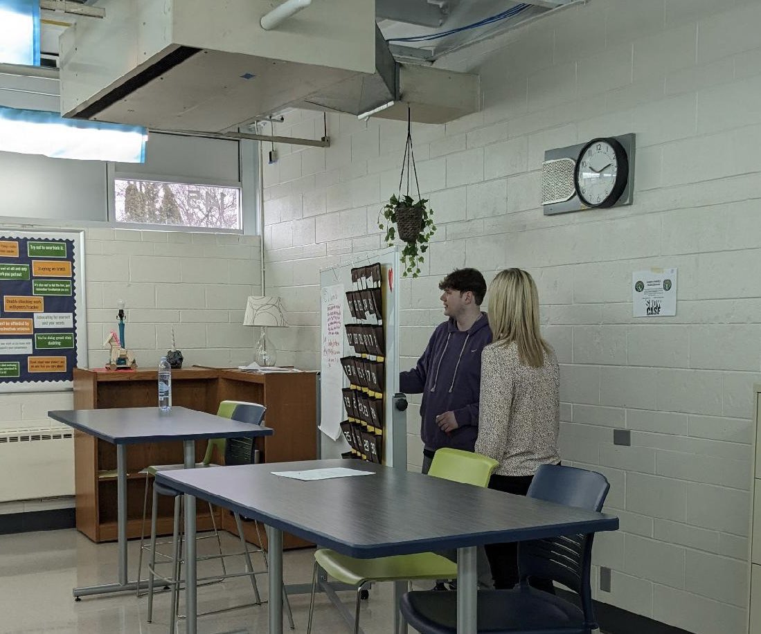 CompassD303's tweet image. Practical Communication seminar students enjoyed a visit from event planner, Kelsey Ciukowski, who talked with them about layout and other details to consider for the school-wide event the class is planning. #learnerexperience