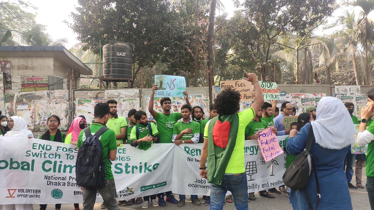 Climate Justice, Today or Tomorrow! Global Climate Strike in Dhaka, Bangladesh. @GretaThunberg @FFF_Bangladesh @Fridays4future #TomorrowIsTooLate #EndFossilfinance