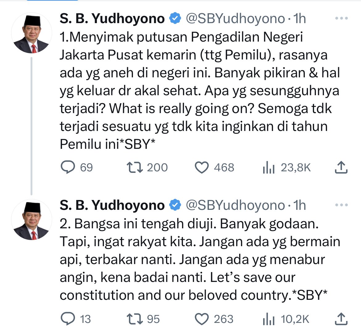 MumuAlhamid's tweet photo. Tok tok tok"Mau ambil sampah buu..!! Oh iya SILAHKAN, ini msh ada dlm rmh tg yaa". 20 thn yg akan datang "Tok tok tok Mau ambil NEGERI buu...kata si ibu "hah😳" trus ga tau cara menahannya hingga diambilnya NEGERI" begitulah potret saat ini,dibuatnya kita ga peduli dgn Politik https://t.co/71t3FtD65W