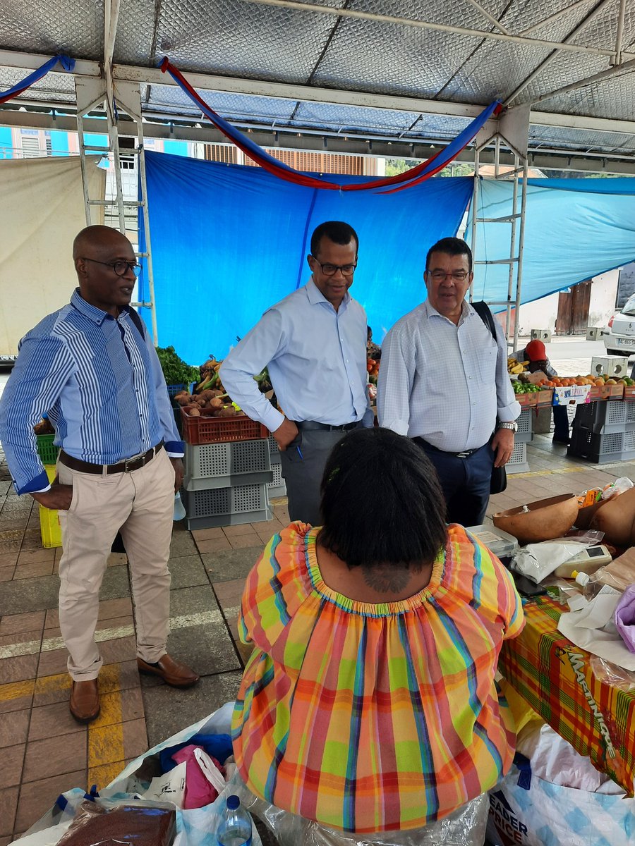 CCIMartinique's tweet photo. #CCIencommune à Saint Pierre. L'occasion de présenter les engagements et l'appui de la CCI aux entreprises. Les grands chantiers en cours ou à venir ont été dévoilés par la ville et @CAPNORD972.
#AQCS #qualitetourisme, Petites Villes de demain, zone de mouillage, Grand St Pierre https://t.co/DNk6Qh32et