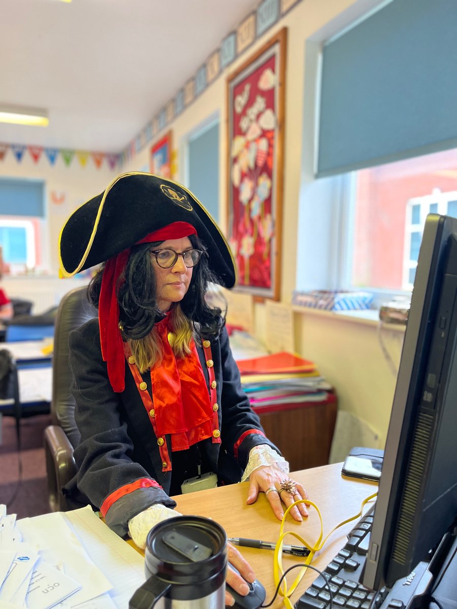 The Joker and Wednesday Addams looked worryingly at home in our tranquil grounds… but when we have dastardly pirates teaching in UJS, perhaps it is to be expected… 📕 📚 📖 #ReadSchoolDrax #worldbookday2023