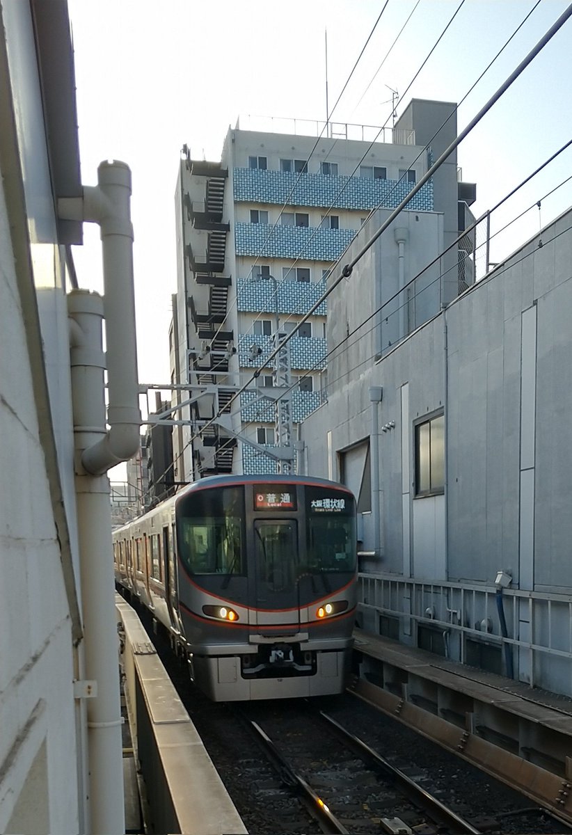 okachan0306's tweet photo. #朝の挨拶
#JR西日本
#大阪環状線 
#JR新今宮駅
おはようございます☀️
昨夜は一年振りの友人との会食で甲子園口の #カンテイポウ さんへお邪魔しました😄
まるちゃん様のおもてなしが最高でした😆
ありがとうございます🙏🙏🙏
本日も西へぷらっと出掛けて来ます🙂
皆様も良い一日をお過ごし下さい😀 https://t.co/vD117NfJHX