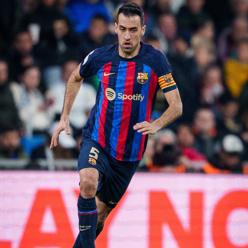 FCBarcelona's tweet photo. Sergio 5 💪🔵🔴