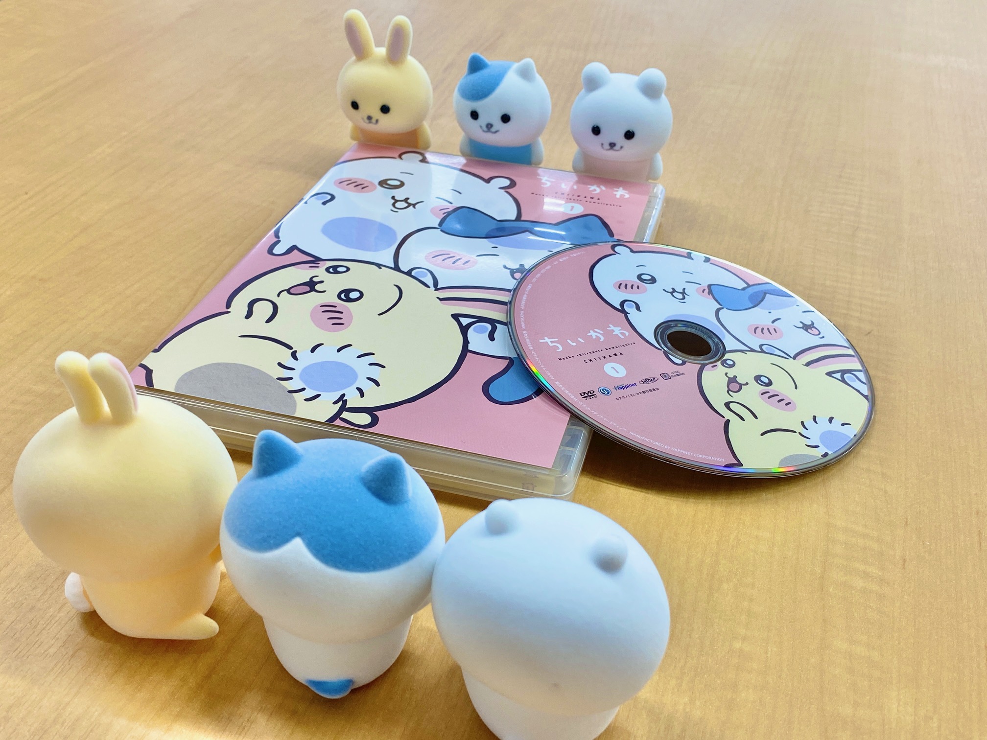 アニメちいかわ 豪華版1のBlu-rayが到着！アクリルブロックと