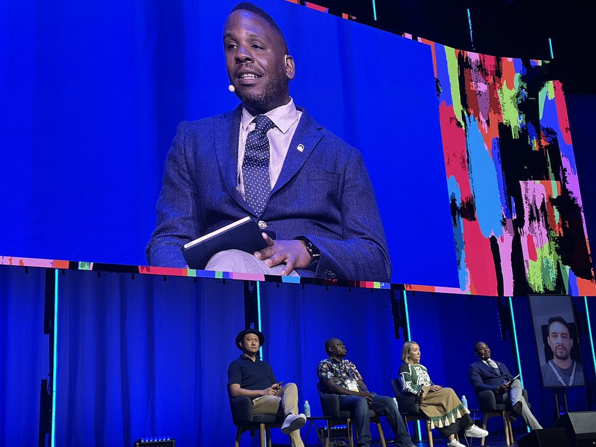 ProfPaulaGerber's tweet photo. So good to be talking about the plight of #queer #refugees with @KimahliPowell the CEO of @RainbowRailroad & activists from Kenya, Ukraine & Asia @SydWorldPride #swphrc #LGBTIQ https://t.co/O5A15n29sK