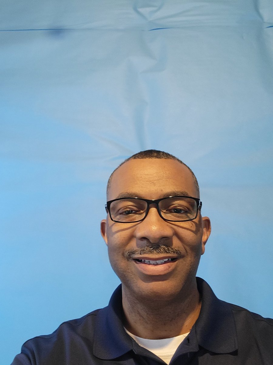 Macon112's tweet photo. #JustGotMyZennis #newglasses #SeeingClearer #ReadyForTheWord #ScriptReady #TableRead #ActorsLife #SAGReady #Commercials #PutMeInCoach #ActingPassion https://t.co/Vf9w2lnRSH