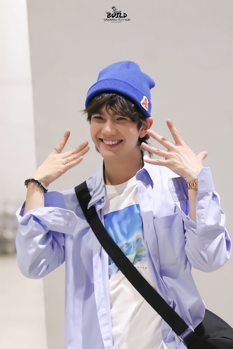 _Luckyblue_8812's tweet photo. This is just the beginning, you will rise higher and we will find peace with your light. We hope to see your smile again as soon as possible.💙🖤💙
#2AndHalfMWithBuild #BuildJakapan #BeyourluvexBuild
HOORAY FOR 2.5M BUILD https://t.co/t3kYgl3qaw