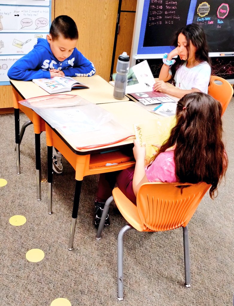 We had two guest readers today to celebrate 
#ReadAcrossAmericaDay, then we all took a moment to read our favorite books.
 It was a wonderful day full of reading in 2nd grade 📚 <a href="/HumbleISD_TE/">Timbers Elementary</a>