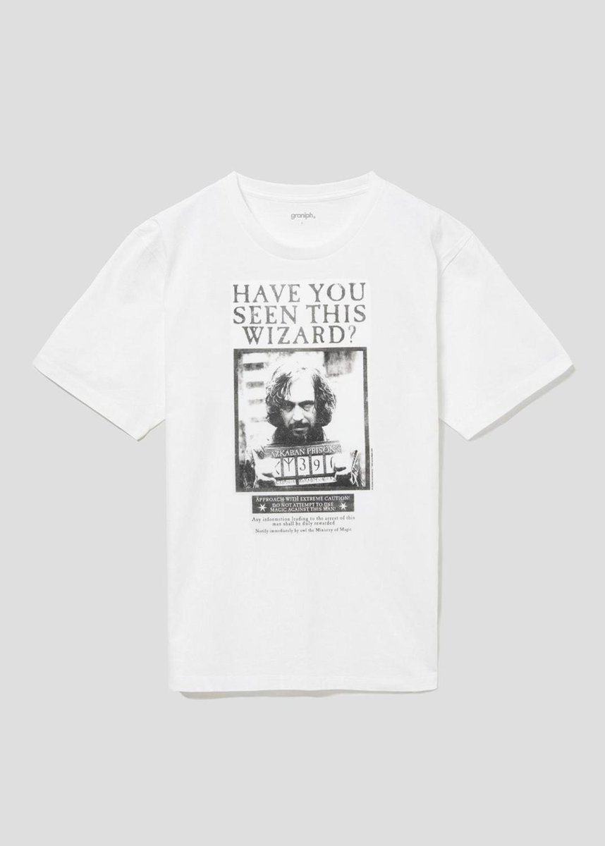 fashionsnap's tweet photo. 【今日】グラニフが「ワーナー・ブラザース100周年コレクション」を発売。「ハリー・ポッター」や「ロード・オブ・ザ・リング」などの映画作品がモチーフに。 https://t.co/kBP85JiQ6B https://t.co/U5NS5r4VEI
