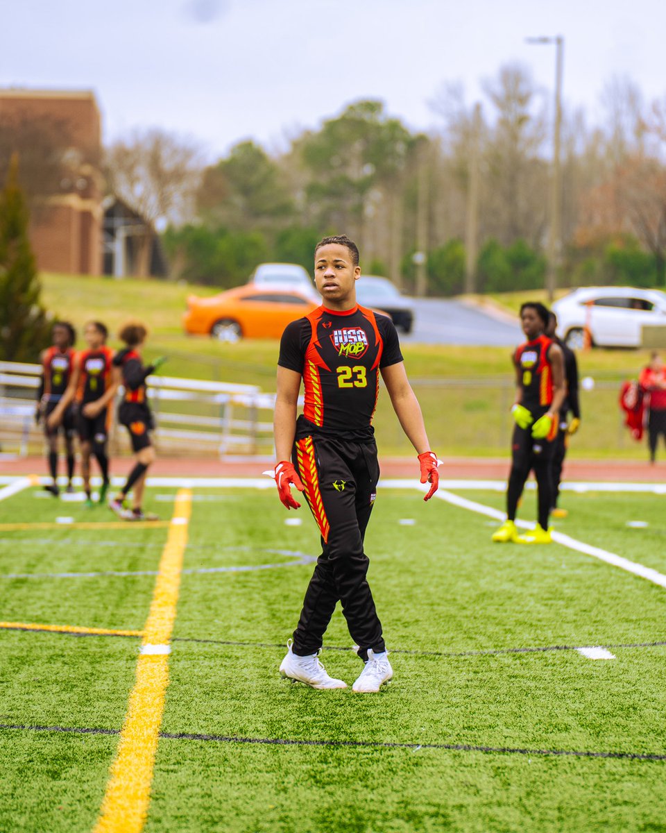 juiceworld2k's tweet image. Locked into the process with IVSAxMOB 7v7 🔐 @IVSA_TRAINING x @TMobusa x @SteveMcLendon96 | @GvillemiddleFB @coachjingram @tmalone980 @sikings_est89 @rd6speeds @CoachRucker12 #WeCom1ng #CarpeD1em #ATM