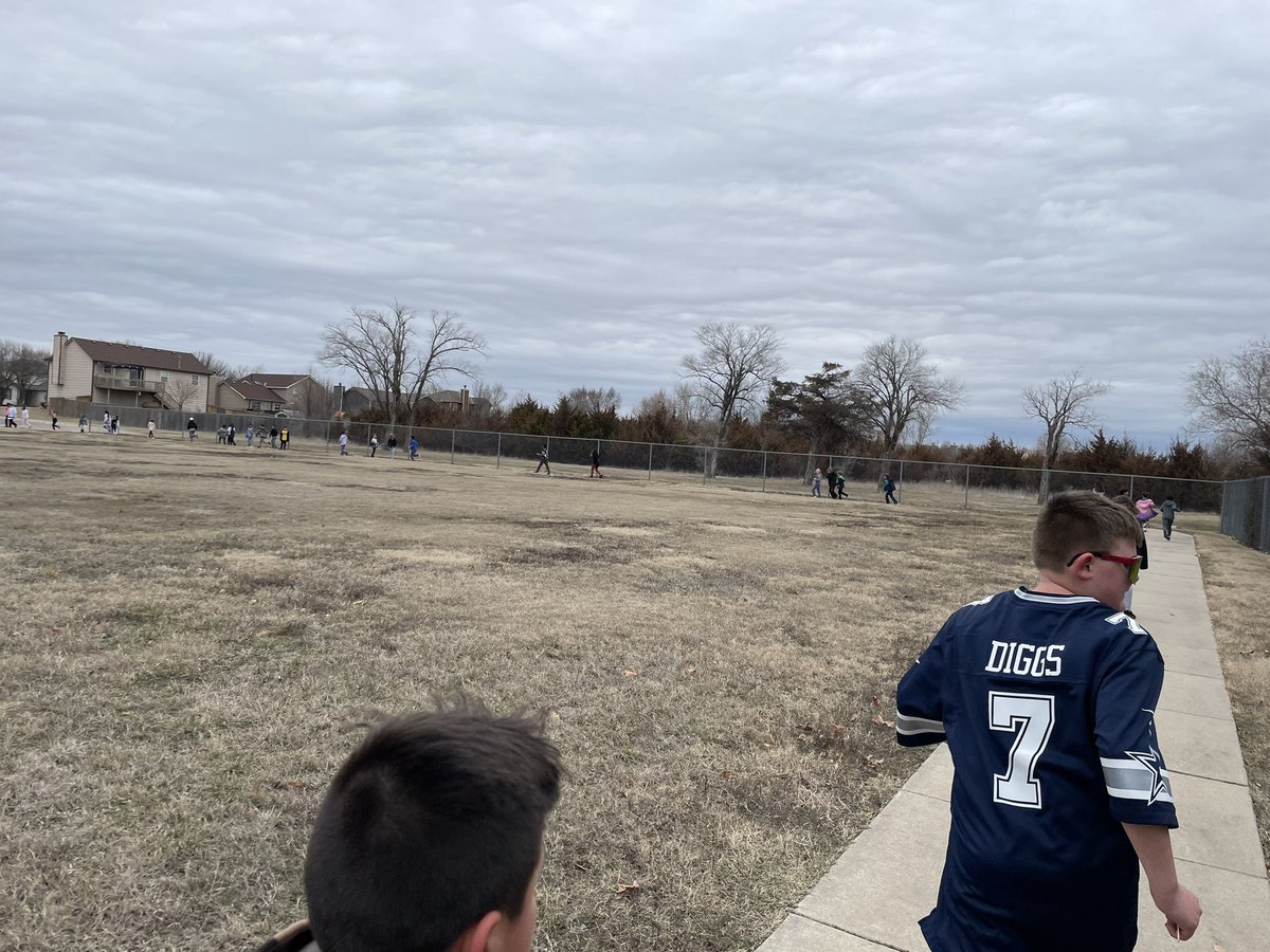 clarksfourthgrd's tweet photo. We’re back! So happy to get the spring session started with my runners! #wineteerstrong #thunderbirds @wineteerusd260 @DerbySchoolsKS https://t.co/6A8LcZuZvv
