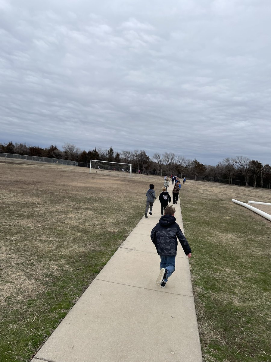 clarksfourthgrd's tweet photo. We’re back! So happy to get the spring session started with my runners! #wineteerstrong #thunderbirds @wineteerusd260 @DerbySchoolsKS https://t.co/6A8LcZuZvv