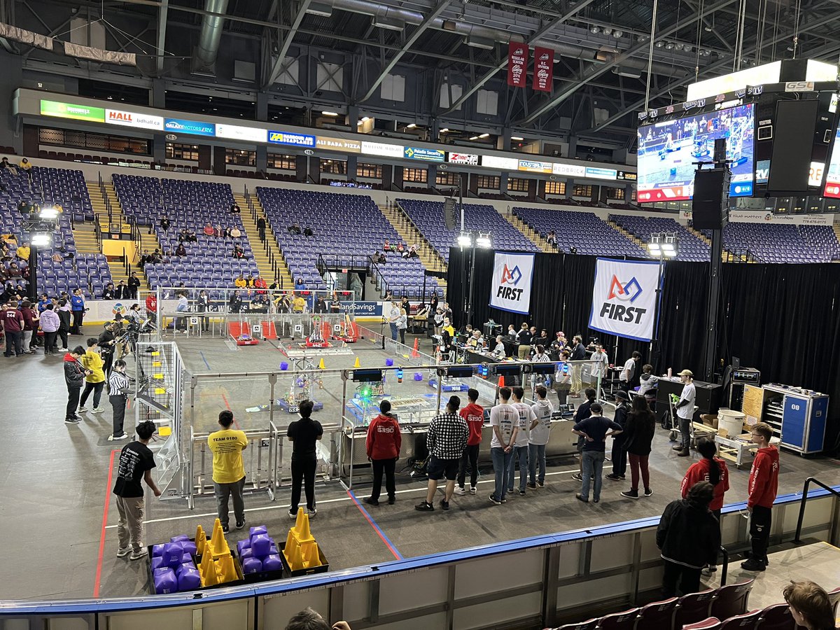 I came for a sneak preview of the <a href="/FirstRobotics/">First Robotics LC</a> event prior to the <a href="/glenlyonnorfolk/">Glenlyon Norfolk School</a> Gr. 5 &amp; 6 field trip tomorrow. It’s just as amazing as I expected. Tomorrow will be a great day full of #innovation and #inspiration