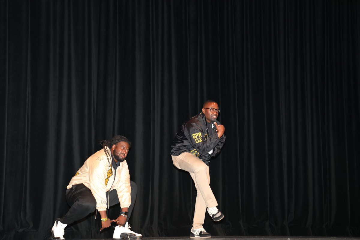 mchsaacc's tweet photo. Part 1: And that’s a wrap ladies and gentlemen 🙌🏽! Our first annual BHM Fashion show was a hit and an ultimate success! We can’t begin to thank everyone for their enormous support of AACC throughout the month of February. #HappyBHM❤️🖤💚 #RPND💚 https://t.co/RSRif56798