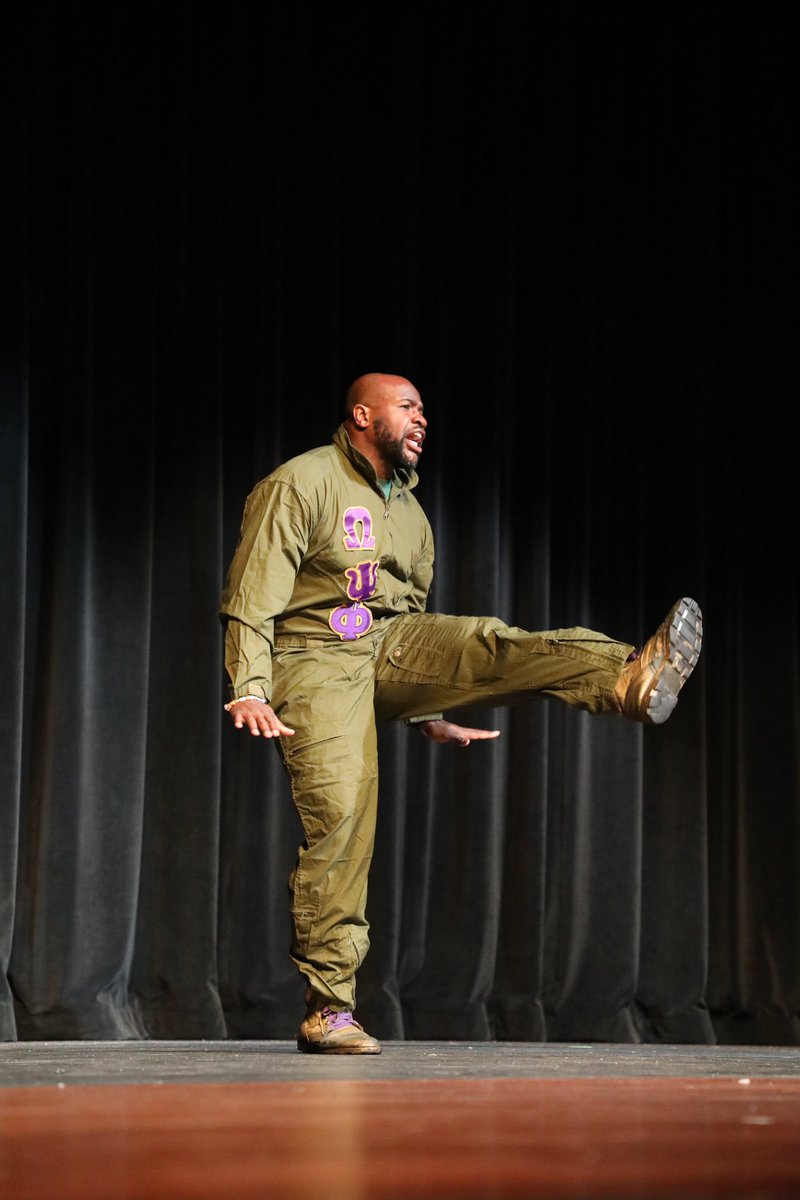 mchsaacc's tweet photo. Part 1: And that’s a wrap ladies and gentlemen 🙌🏽! Our first annual BHM Fashion show was a hit and an ultimate success! We can’t begin to thank everyone for their enormous support of AACC throughout the month of February. #HappyBHM❤️🖤💚 #RPND💚 https://t.co/RSRif56798