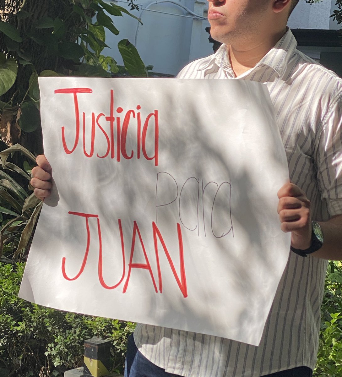 lilianadelgadx's tweet photo. @samuel_garcias Si pero la universidad autónoma de Nuevo León abusa sexualmente de sus alumnos #JuanNoEstasSolo https://t.co/d38eQD8pCV