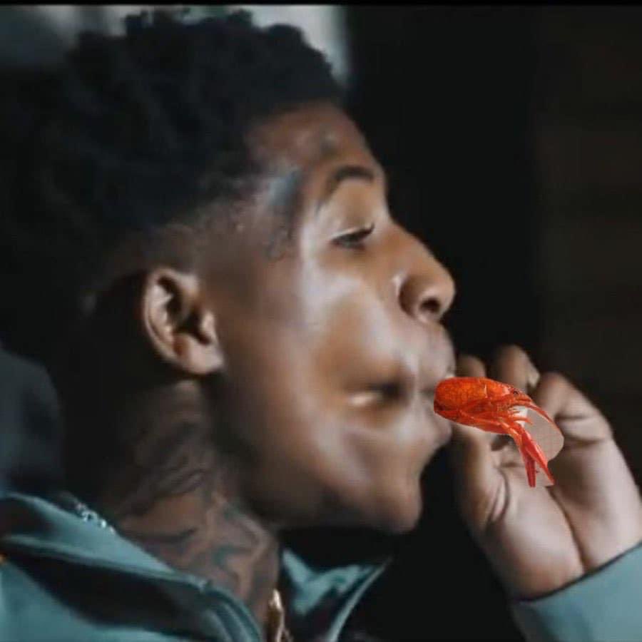 faiththegemini's tweet image. Nobody:
Me eating crawfish: