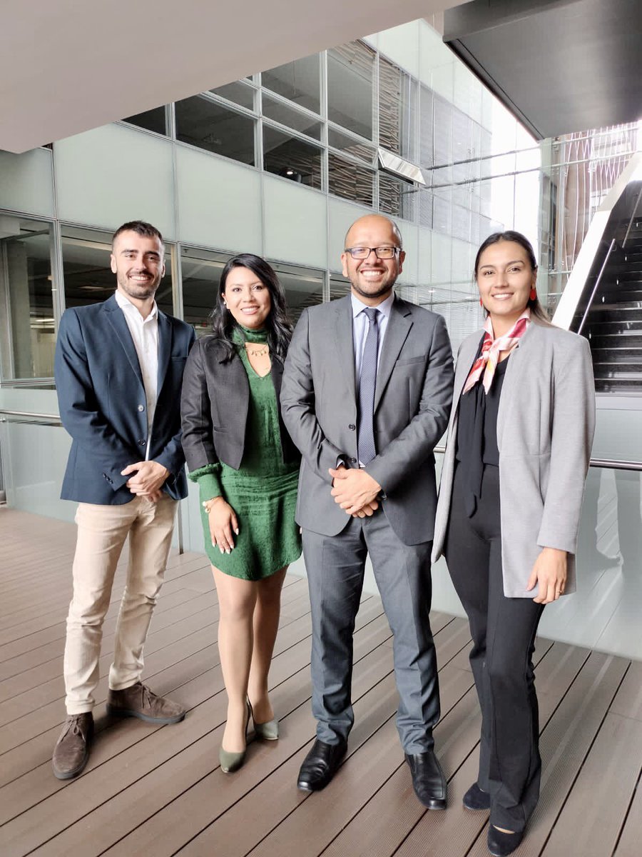 paminagonzalez's tweet image. ⭐️Que gusto acompañar a @mariofontalvof director del #clústerlogística de la @camaracomerbog en el lanzamiento del ambicioso Programa de Competitividad.

Un placer hablar con @AnaZambr11 sobre la nueva movilidad multimodal y sostenible de la @TerminalBogota, un hub de servicios