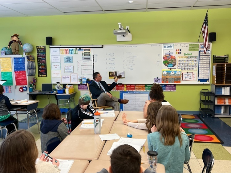 ERSchoolnh's tweet photo. There were many Cat in the Hats roaming the halls at ERS today...and one very lucky fourth grade class who had a special guest reader! Thank you Mr. Repucci for taking the time to share a story! #readingisfun #relationships #SAU54United https://t.co/sgYkoKlh5G