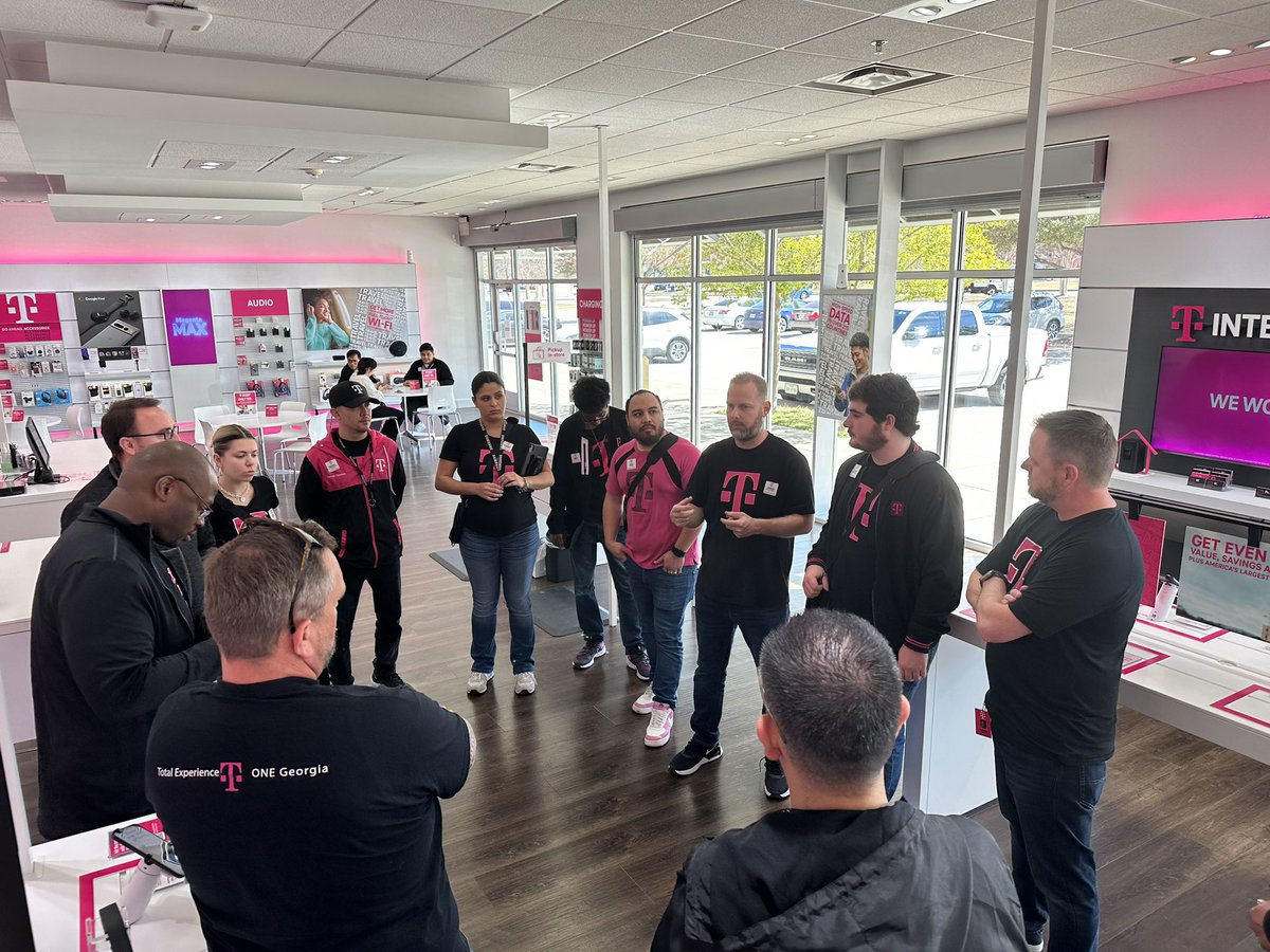This is why T-mobile is the best place to work. Sharing ideas on how to grow the business. Our leaders are super involved and go above and beyond to recognize their people. <a href="/tobiastjones/">Toby Jones</a> has built the best culture around !!!! #metroflex #teamsupreme <a href="/D_Hernan31/">David Hernandez</a>