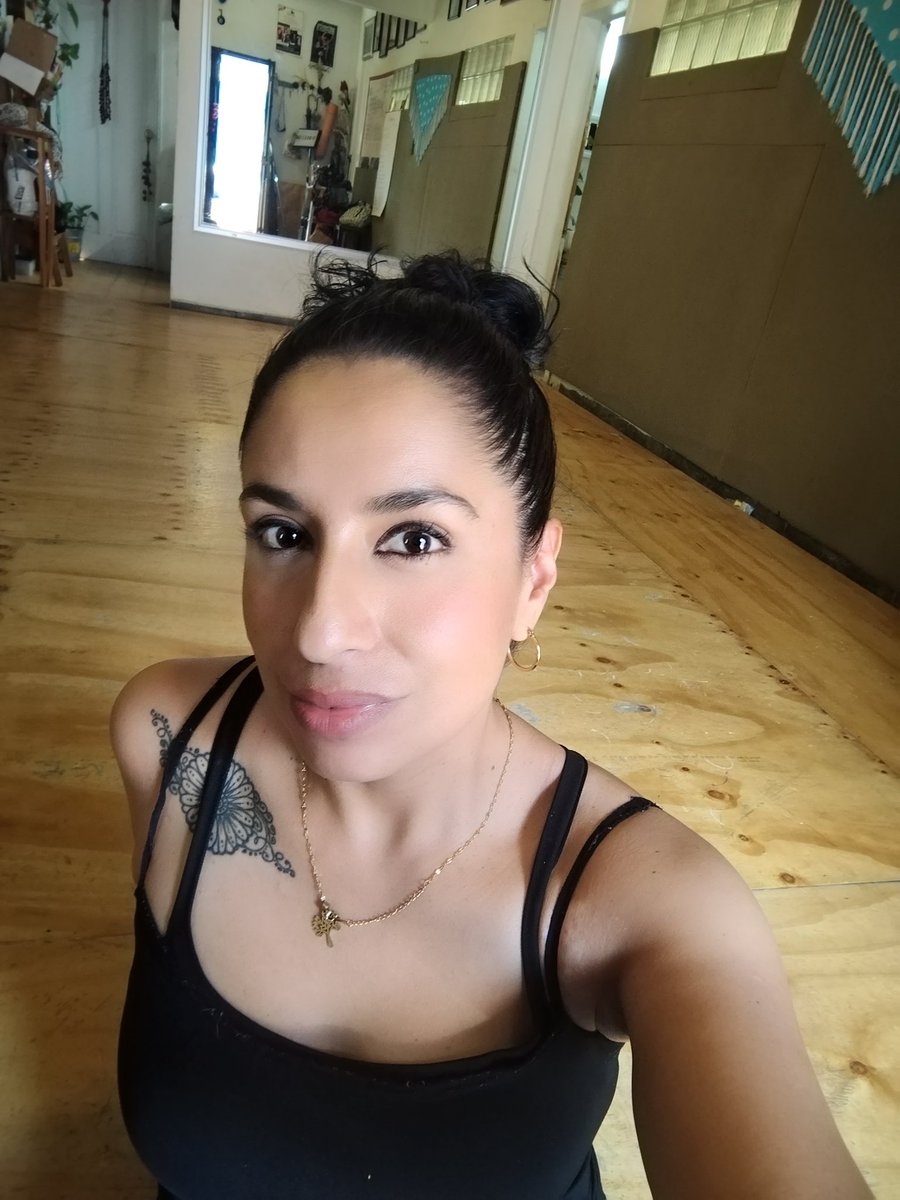 ireen_galindo's tweet photo. ¿No aman mi oficina? #DancerThings #BailoLuegoExisto https://t.co/hufWfCq3N9