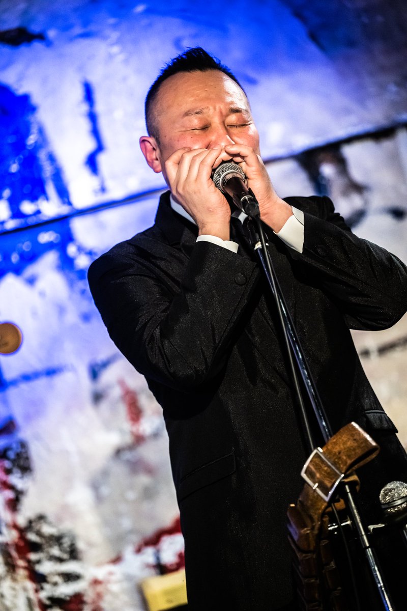 KOTEZHARMONICA's tweet photo. 4/9(日)
JUG & BLUES UNPLUGGED
高円寺 JIROKICHI
永井ホトケ隆vo,g
KOTEZ(harp,vo)
飯山ガキデカJugstompers
Joe-Go
Open18:30
Start19:30
予約3500円
当日4000円
Charge+1drink order
3/12(日)19時より予約受付↓
https://t.co/KxuOP81IDQ
※配信はありません
https://t.co/o1AQnlbx9X https://t.co/8wfQxaIoCi