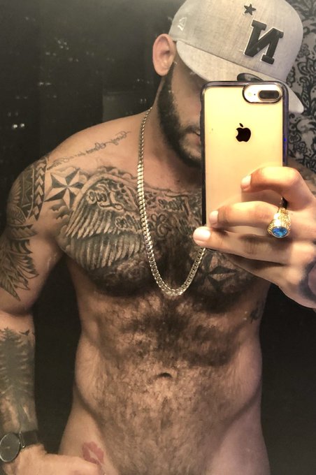 hairy or smooth? 🔥😈❤️&zwj;🔥 https://t.co/mCA8oF8SMC