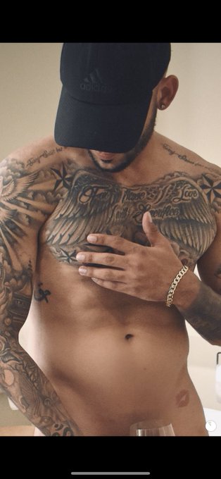 hairy or smooth? 🔥😈❤️&zwj;🔥 https://t.co/mCA8oF8SMC