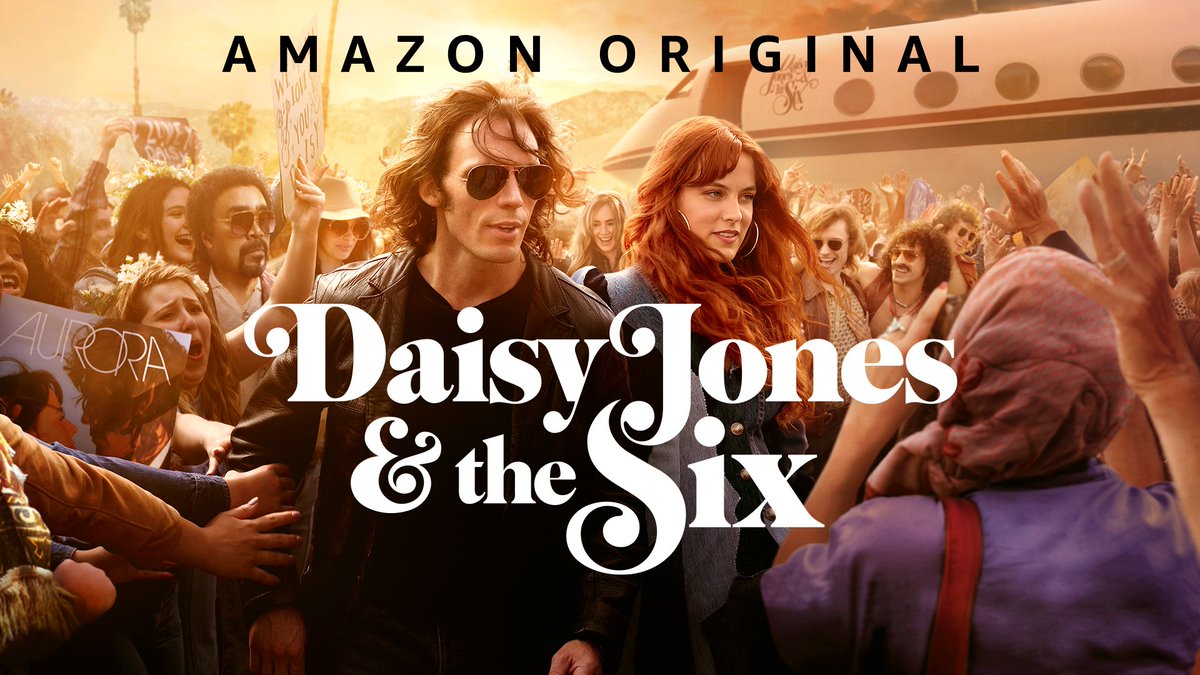🎬 Depois de quase 4 anos de espera, os 3 primeiros episódios de Daisy Jones & The Six estão disponíveis no Prime Video. Finalmente o nosso livro favorito está na telinha ❤️🎸