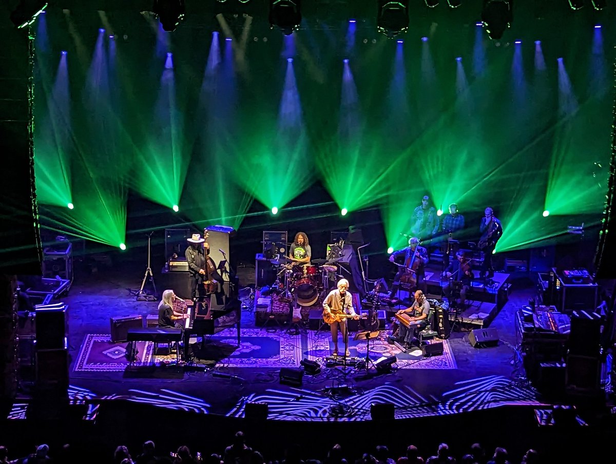 Really enjoyed my chance to enjoy a night with Bobby Weir last night as the road led him through town.