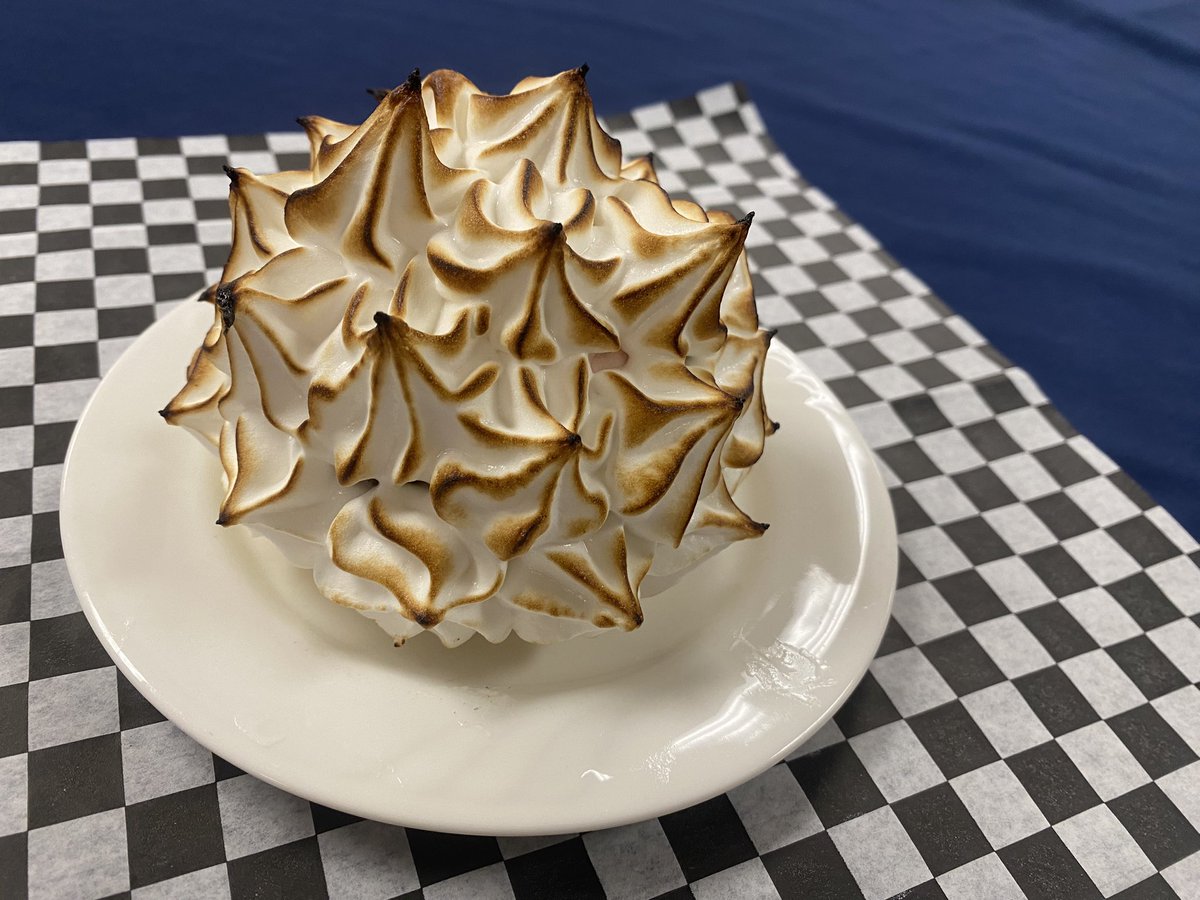 ChefChrisRajner's tweet image. We a rockin’ 1950’s theme dinner @LakesOfSylvania featuring some classics like Homemade Chicken Kiev and Baked Alaska! @TrilogyLiving #TheTrilogyDifference #TrilogyChefsRock #CSS #HighFives