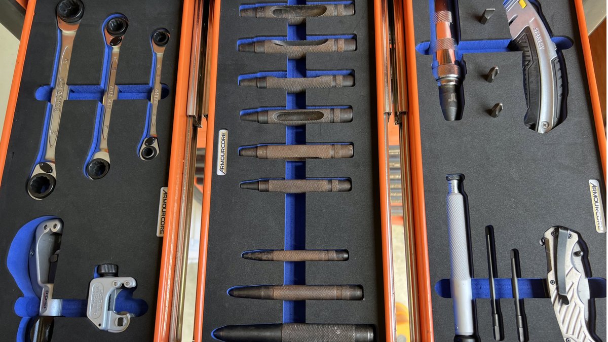 ArmourCoreTech's tweet photo. Here's the toolbox of a man proud of his tools, who also happens to be another satisfied ArmourCore customer.  Get a Custom Tech Insert for your gear at: https://t.co/UwcC6sxgNB

#customtechinsert #toolstorage #toolcontrol  #shadowfoam #garagetools #mechanicstools   #proaudiocase https://t.co/q0xlnpsZ3b
