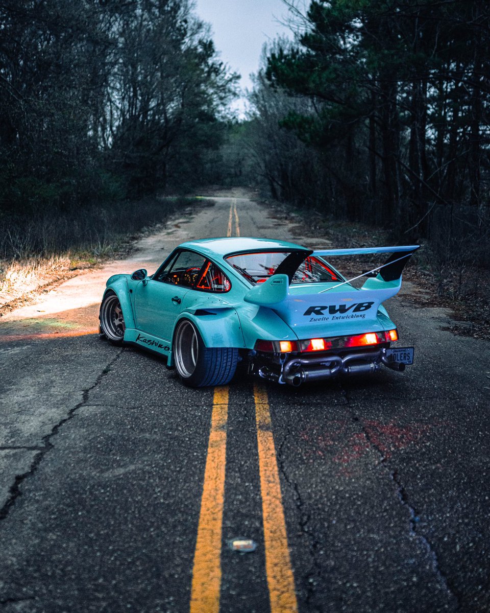 iamtayyyy__'s tweet photo. First time , shooting an #rwbporsche I think these came out pretty dope follow me on insta @skyhawkfilms__  for the full shoot #rwb #porsche #porscherwb https://t.co/m4K9w3W3nU