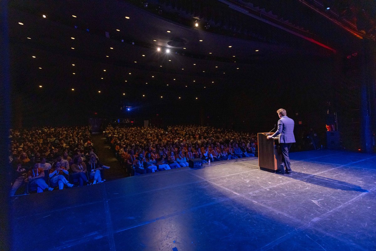 charliekirk11's tweet photo. TPUSA hosted an incredible event last night at UC Santa Barbara. Packed house, a free exchange of ideas, and the protesters remained mostly peaceful!

Next up is the @universityofky on March 8th! 

Register at https://t.co/zsOBKIPxt6 🇺🇸🔥 https://t.co/MH7jnzKrcz