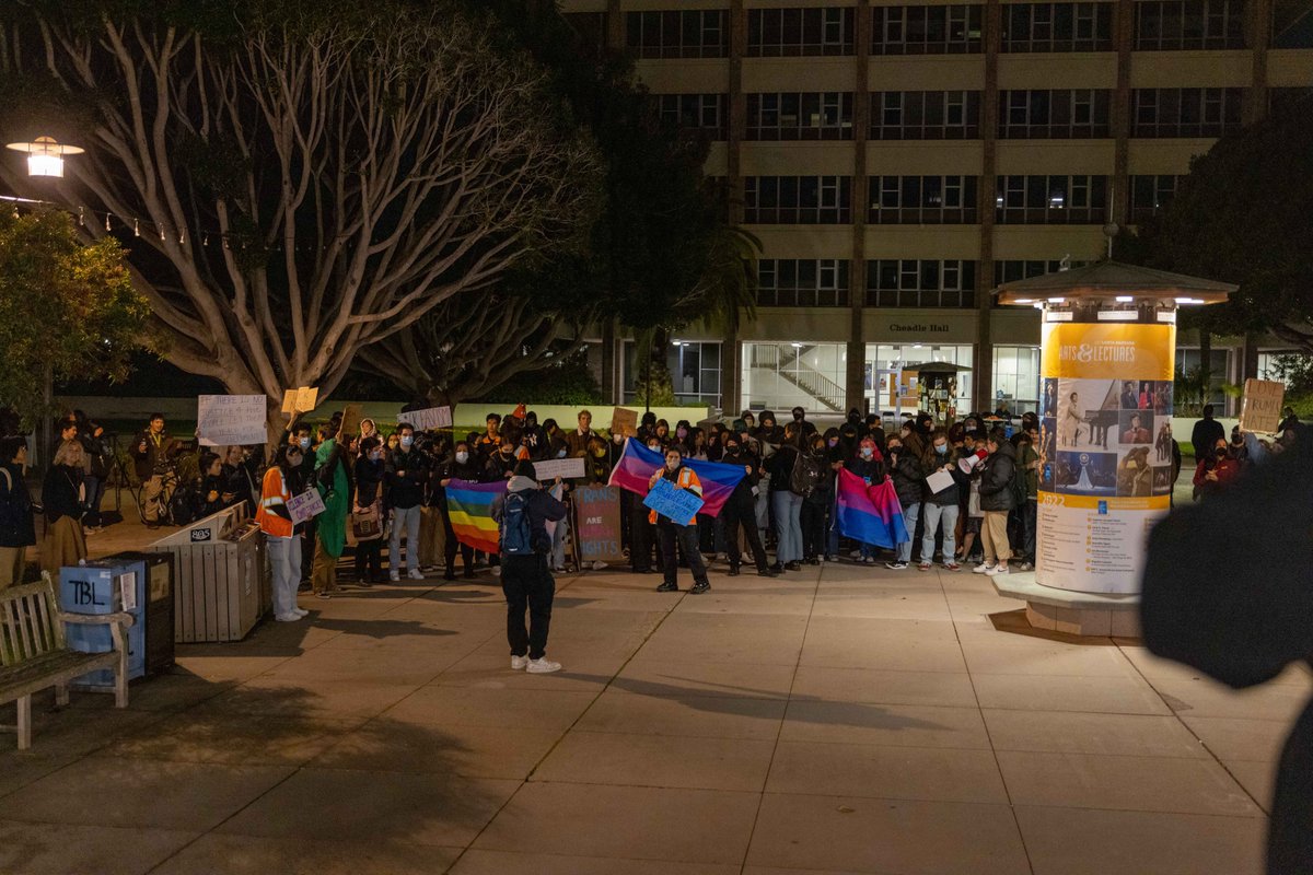 charliekirk11's tweet photo. TPUSA hosted an incredible event last night at UC Santa Barbara. Packed house, a free exchange of ideas, and the protesters remained mostly peaceful!

Next up is the @universityofky on March 8th! 

Register at https://t.co/zsOBKIPxt6 🇺🇸🔥 https://t.co/MH7jnzKrcz