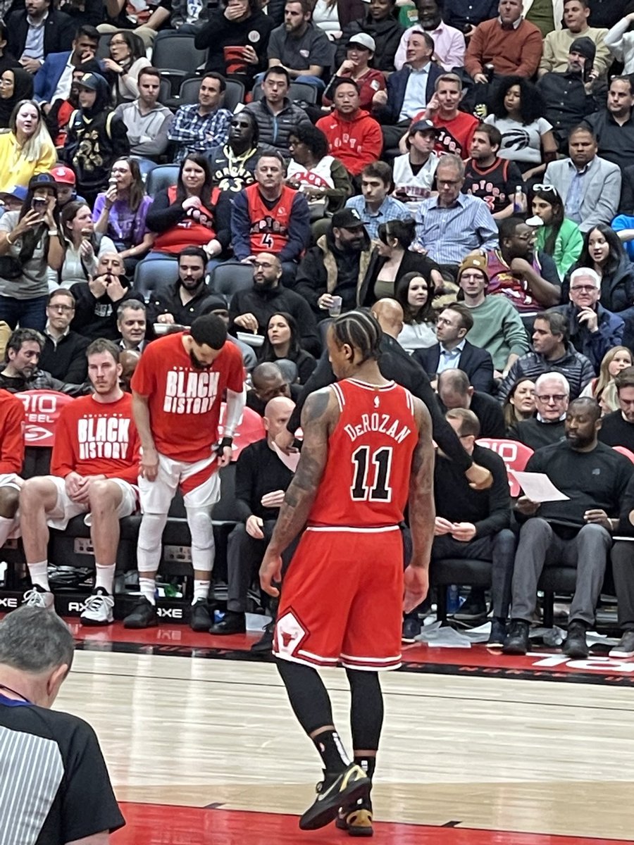 aprilsMuseum's tweet photo. Saw you play Wednesday! Sending some love from Toronto, we love you DeMar! Wish you were still here @DeMar_DeRozan @NBA https://t.co/LfeSte2LqH