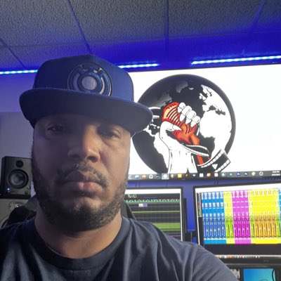 kyon100's tweet photo. #NewProfilePic https://t.co/ZJTocb2L5Q
