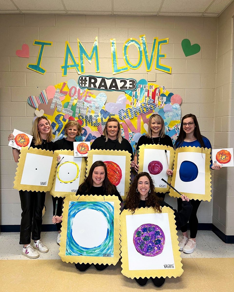 We loved getting to celebrate Read Across America! <a href="/CombsCatchUp/">Combs Catch Up</a> @LeadwithReading