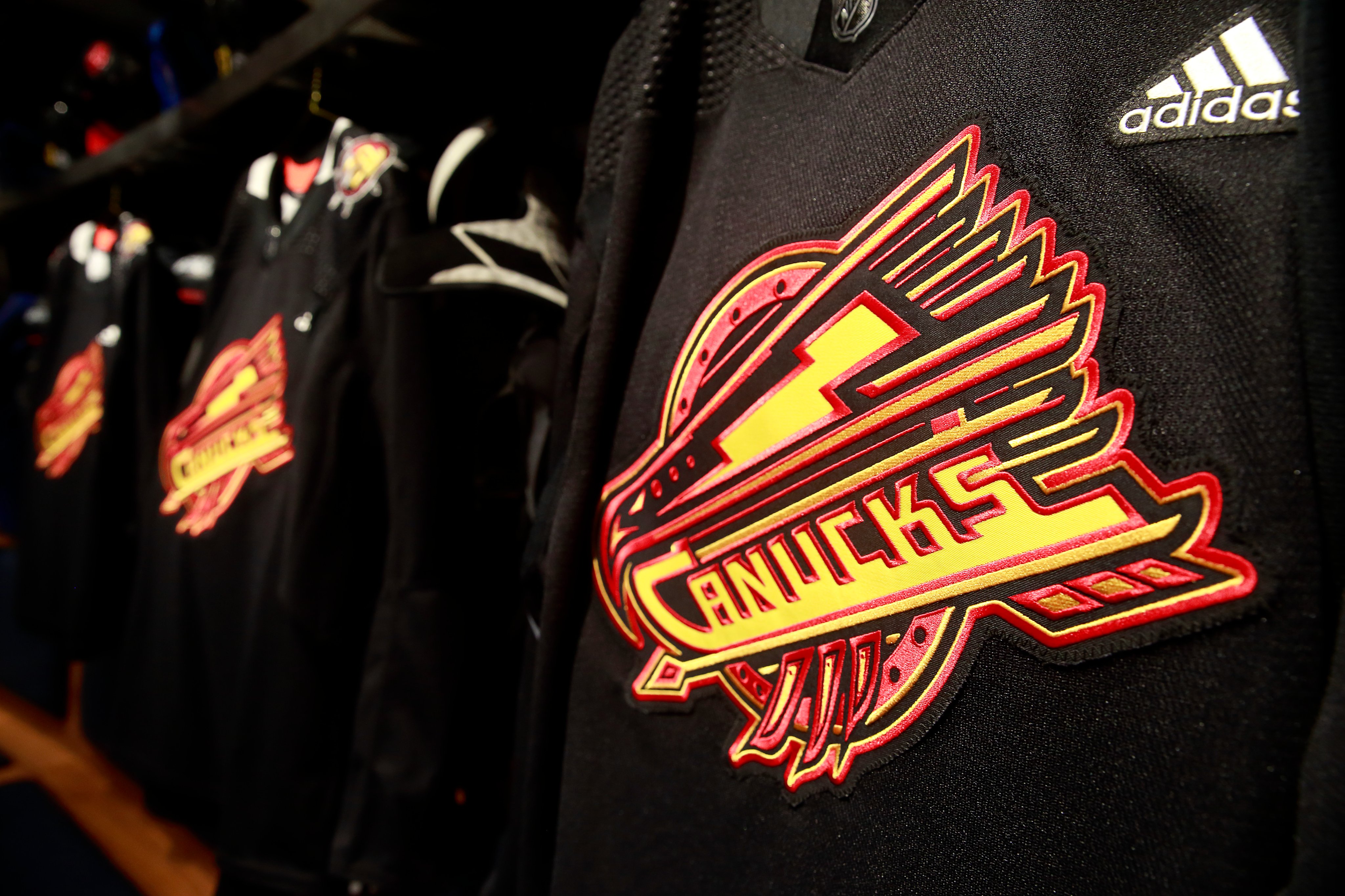 Vancouver Canucks to don orange warm-up jerseys for 4th First Nations night