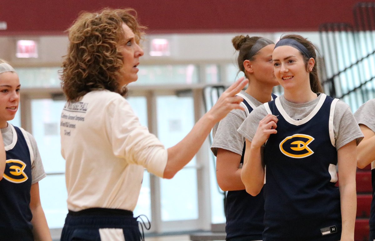 UWECWBB's tweet photo. Final tune-up before gameday! 🏀 #moreISpossible #D3hoops https://t.co/HrgEjF1jIg