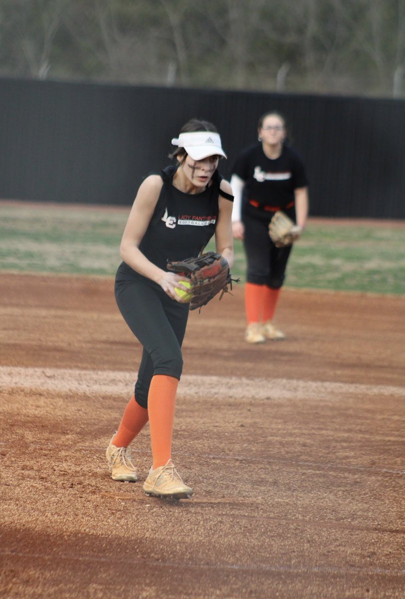 KymbalW2026's tweet photo. So glad to be back on the dirt!!!! @LC_AthleticDept @LCPanthersSB @mhelton44 @5StarPreps @NewsHeraldSport https://t.co/4j33IZHffo