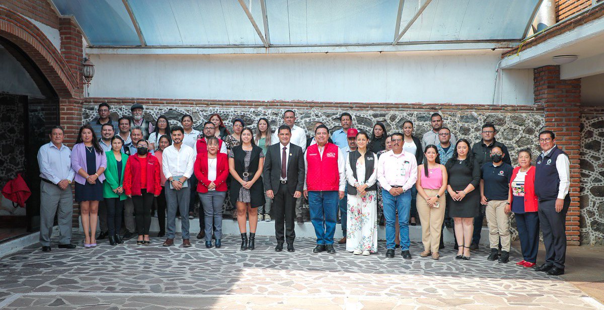 jmvalerapiedras's tweet photo. Agradezco a @GastonValdespin Presidente Municipal de #Tolcayuca, además a quienes integran la Asamblea Municipal, por su participación en el taller: "Facultades Reglamentarias Municipales", impartido por el equipo de #IDEFOM. 🧵(1/2) https://t.co/uYFUIUucGX